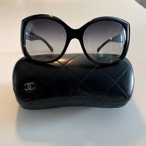 CHANEL Sunglasses 5183 Black Polarized